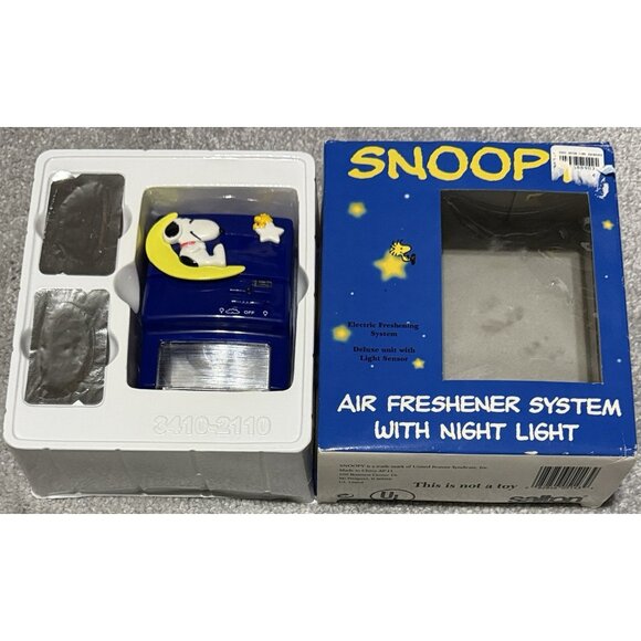 SNOOPY Air Freshener System With Night Light 1995 RETIRED RARE New And Unused! - Picture 1 of 13